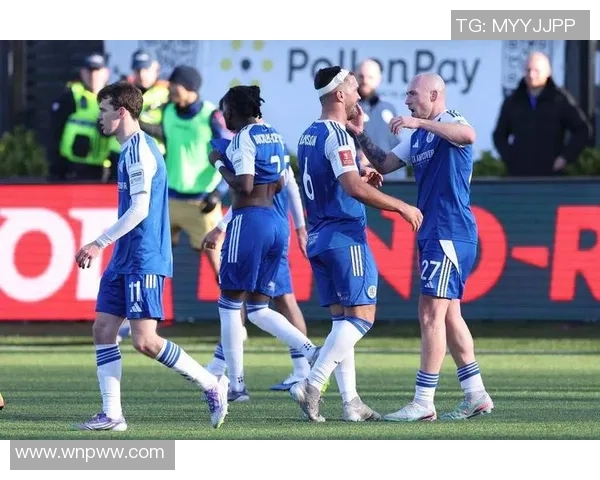 利雅得胜利在激烈对抗中以一球小胜布赖代合作展现强大实力 利雅得胜利在激烈对抗中以一球小胜布赖代合作展现强大实力