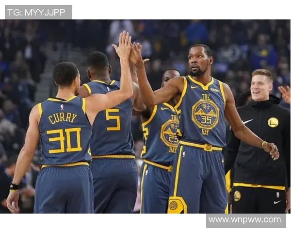 勇士盼主力球员快速康复,望在季后赛重返巅峰 勇士盼主力球员快速康复,望在季后赛重返巅峰