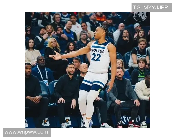 鹈鹕队主将受伤，赛季关键战役面临严峻挑战